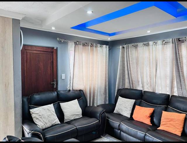 2 BEDROOM PROPERTY TO RENT IN FLEURHOF